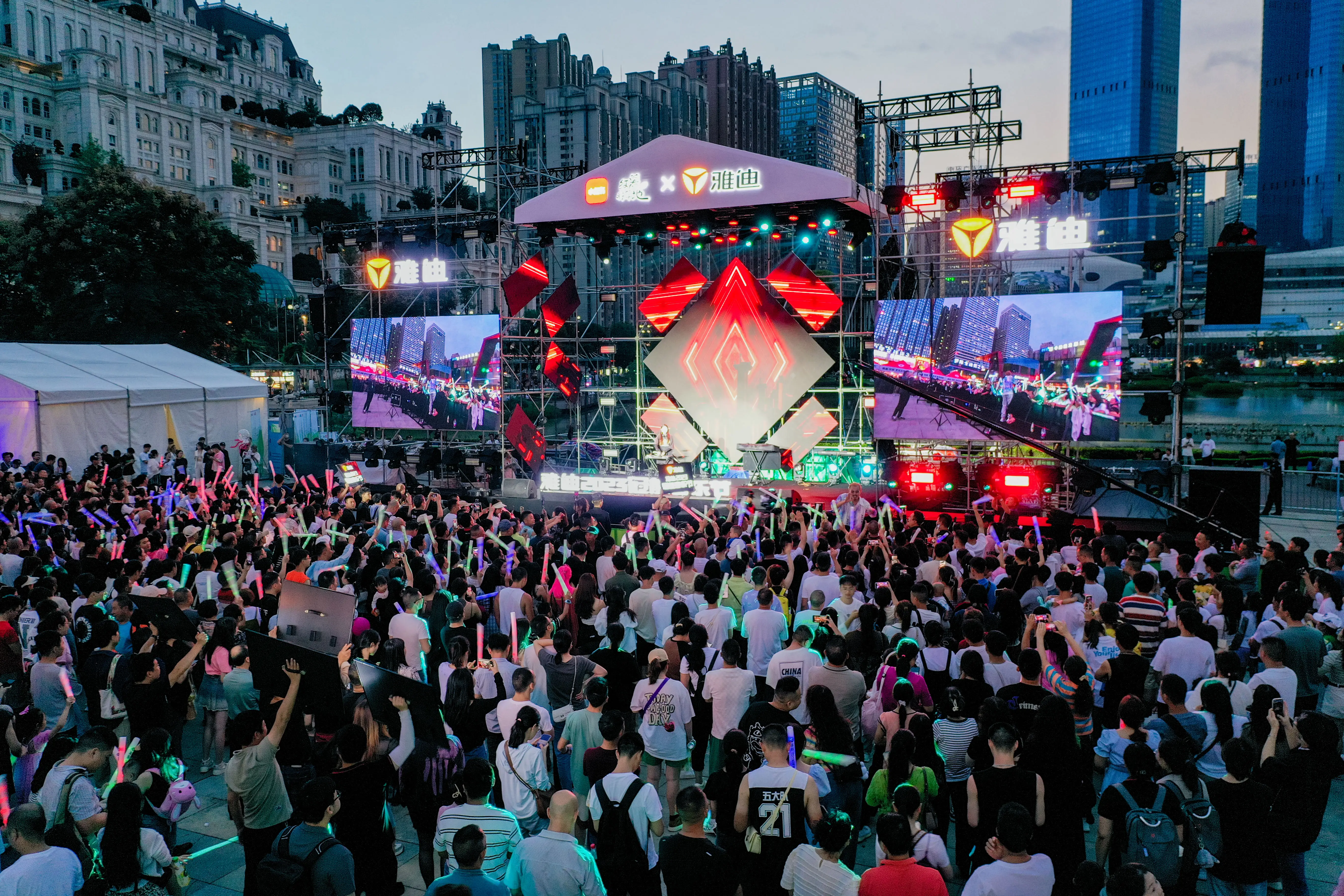 雅迪新闻:雅迪2023冠能音乐节彰显领航者风范,产品升级引领行业高质量发展