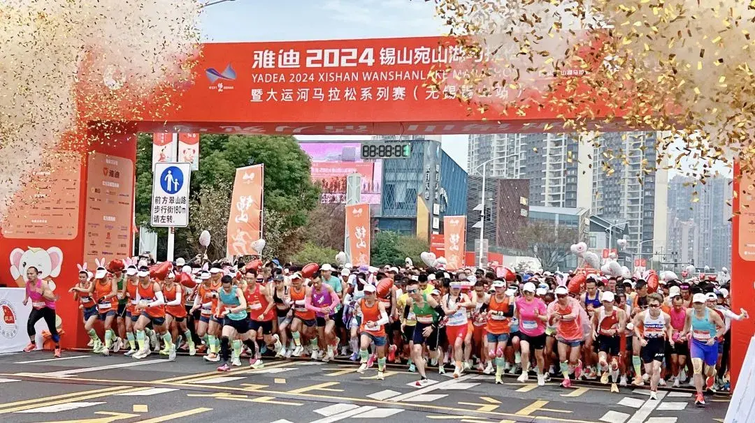 雅迪新闻:从宛马狂飙到六马,任谁看了不夸一声“马拉松战神!”